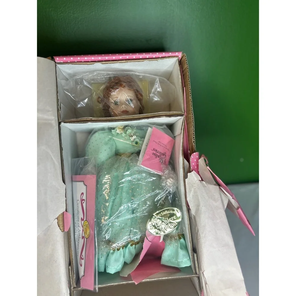 Paradise Galleries Shannon The Shamrock Fairy Porcelain Doll Patricia Rose COA